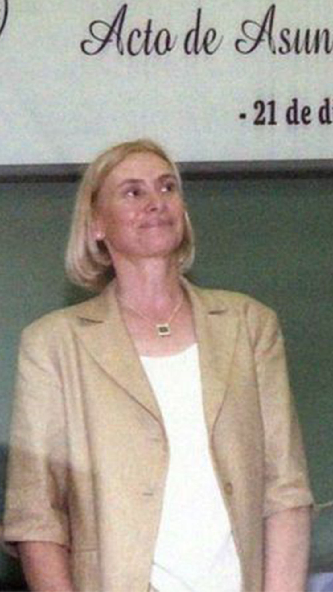 Asunción de autoridades en la UNLu, 21 de diciembre de 2001. En la foto Amalia Testa, rectora electa junto a Antonio Lapolla.